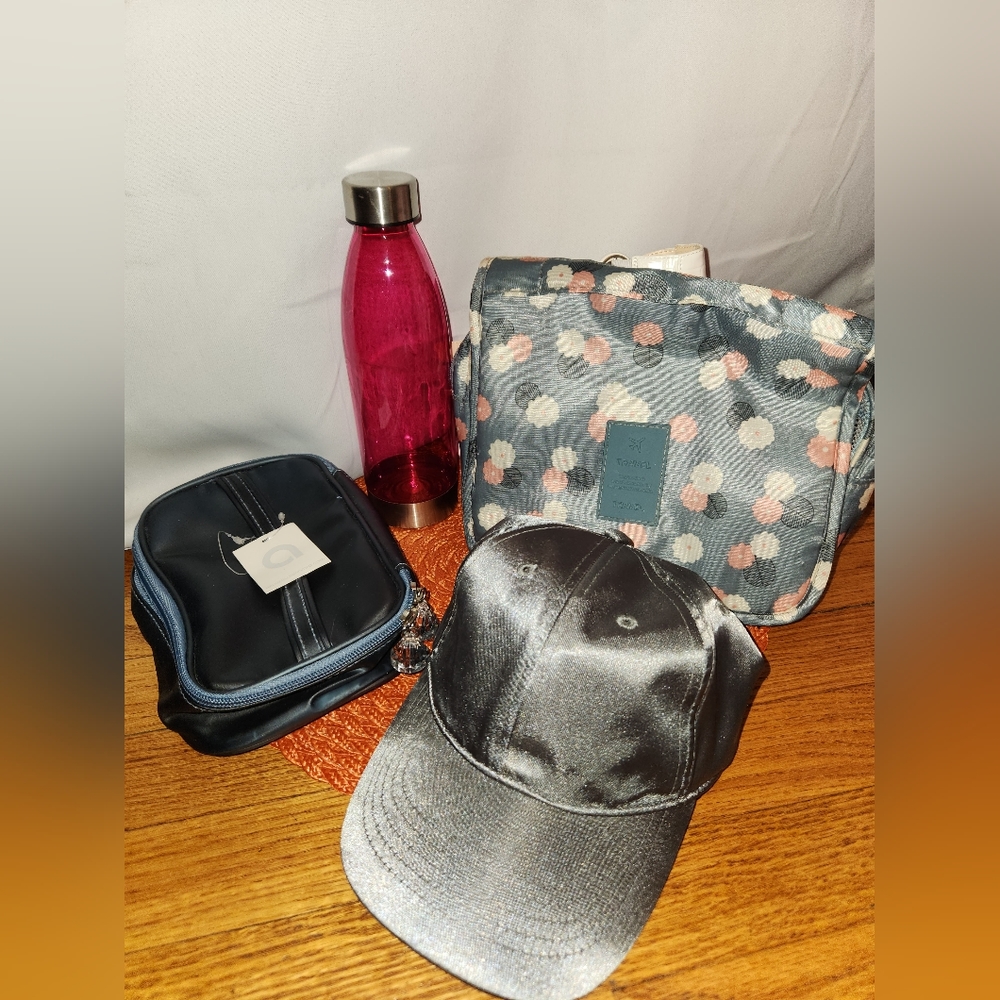 Women travel pack